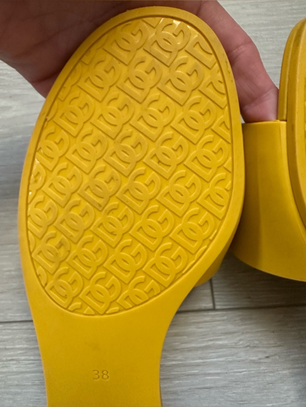 Dolce & Gabbana Cut-Out DG Rubber Sandals - Picture 11 of 15